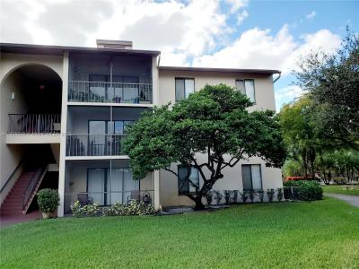 201 Foxtail Dr F2, Green Acres, Florida 33415, USA