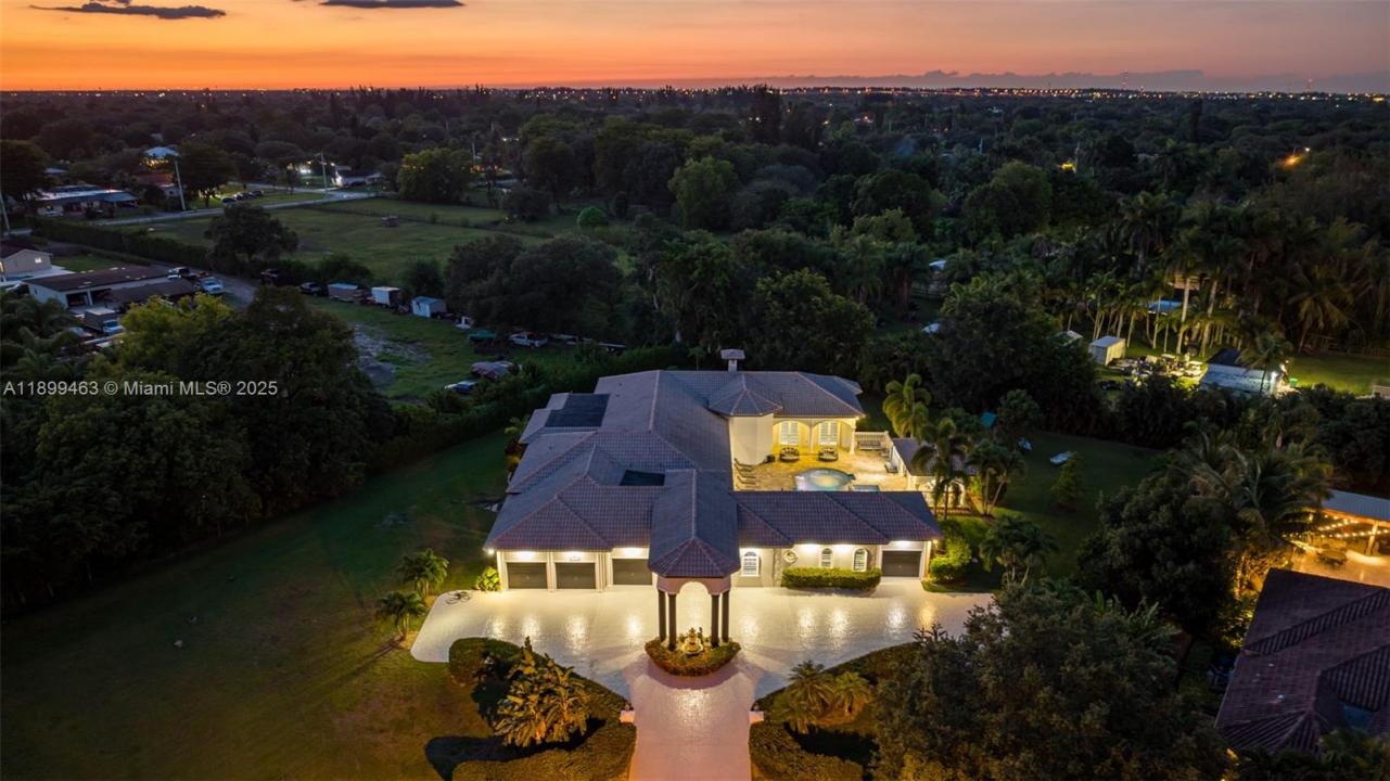 13751 Pine Meadow Ct, Davie, Florida 33325