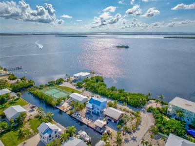 3831 Sunset Dr, Big Pine, Florida 33043, USA