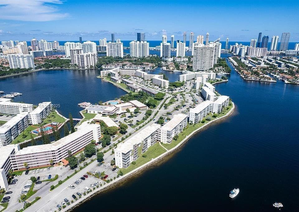 2920 Point East Dr N311, Aventura, Floride 33160, États-Unis