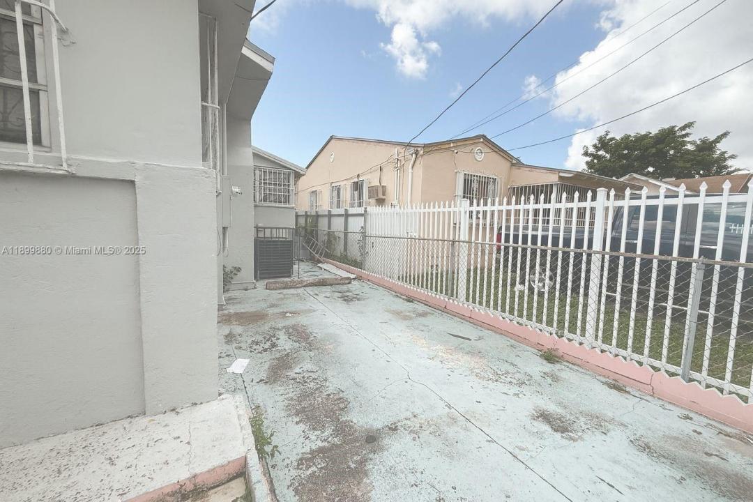 2228 SW 2nd St, Miami, Florida 33135
