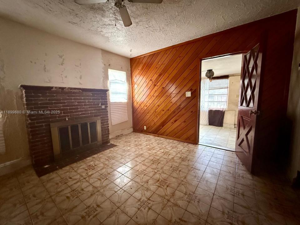 2228 SW 2nd St, Miami, Florida 33135