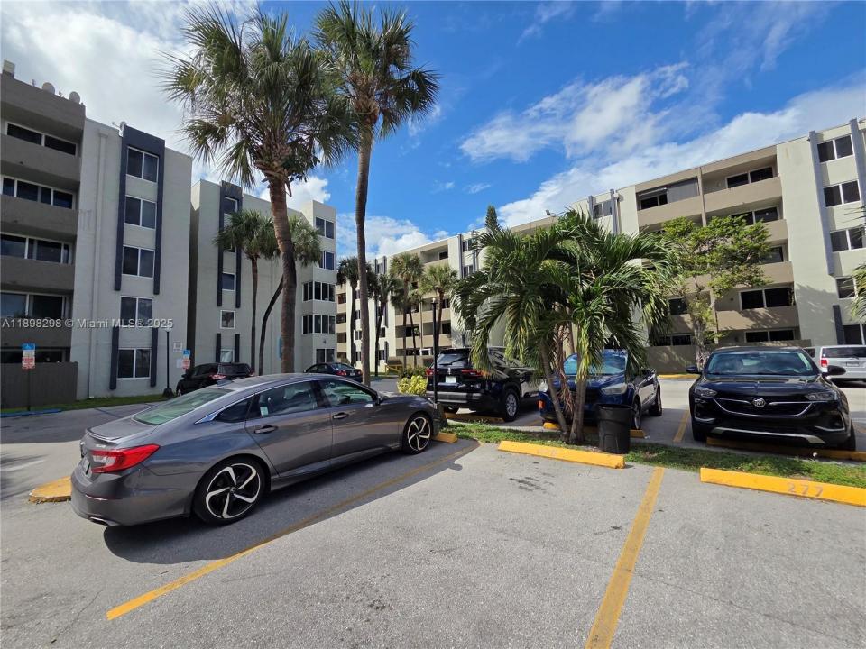 10000 NW 80th Ct 2301, Hialeah Gardens, 플로리다 33016, 미국