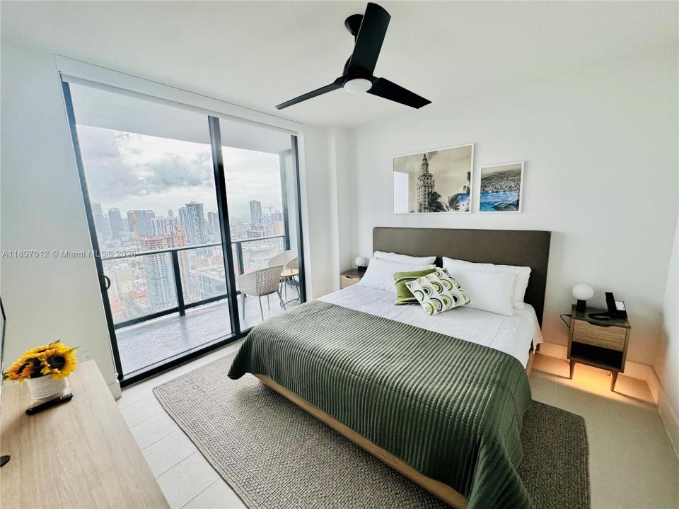 159 NE 6th St 4314, Miami, Florida 33132, Estados Unidos