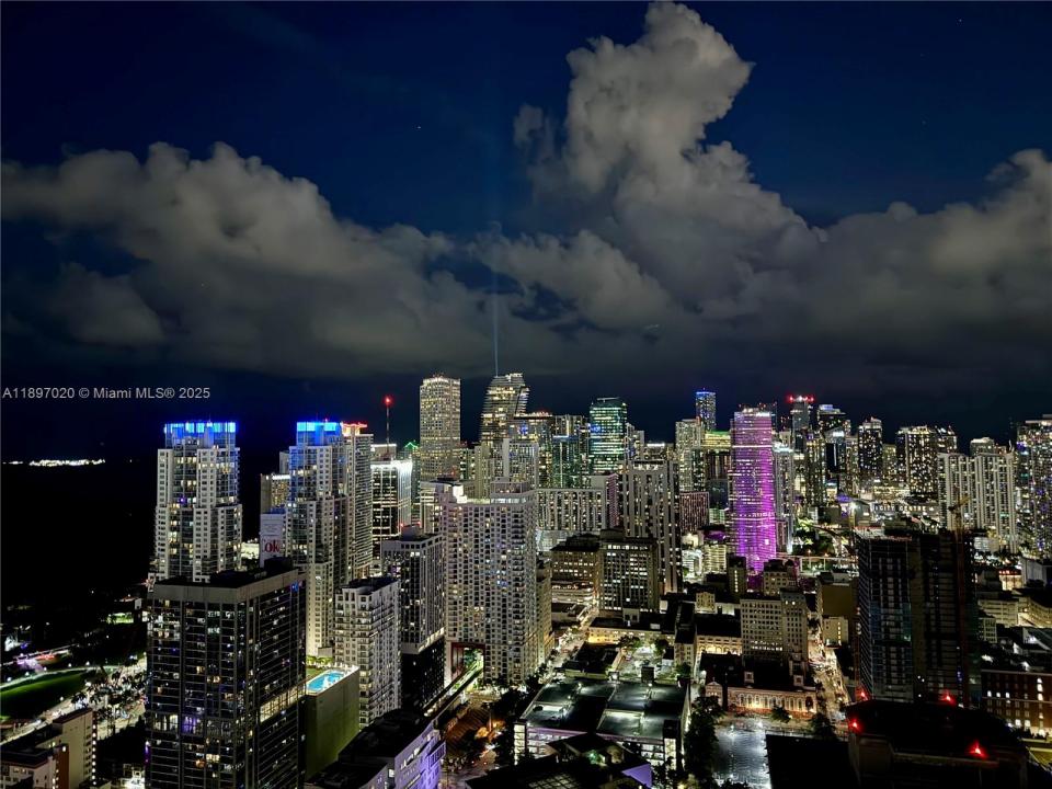 159 NE 6th St 4906, Miami, Florida 33132, Estados Unidos