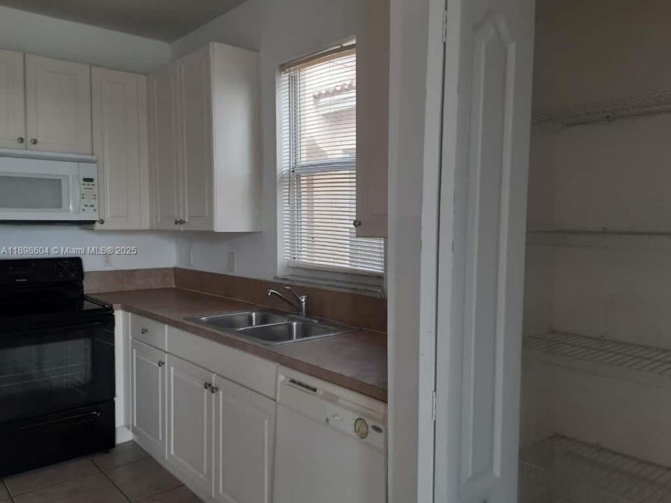 3760 NE 9th Ct, Homestead, Florida 33033