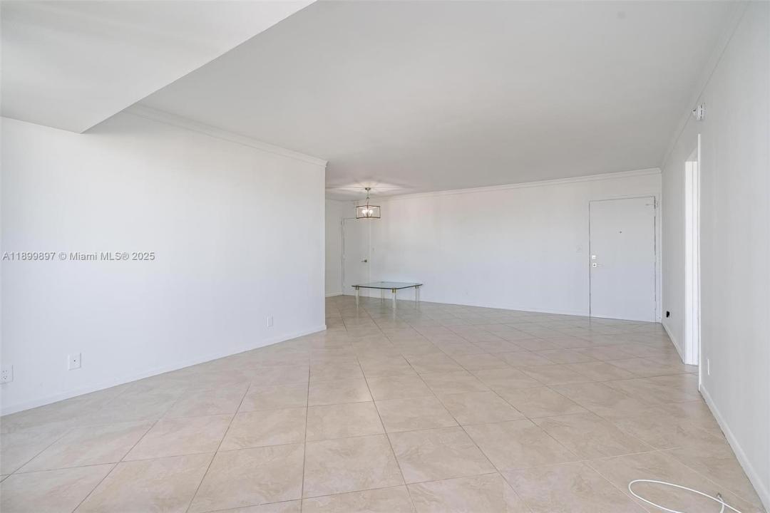 2701 N Ocean Blvd 14B, Fort Lauderdale, Floryda 33308, USA