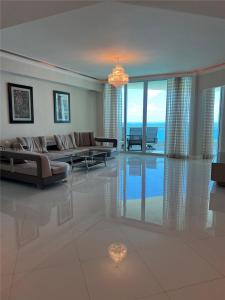 16051 Collins Ave 3001, Sunny Isles Beach, Florida 33160, USA