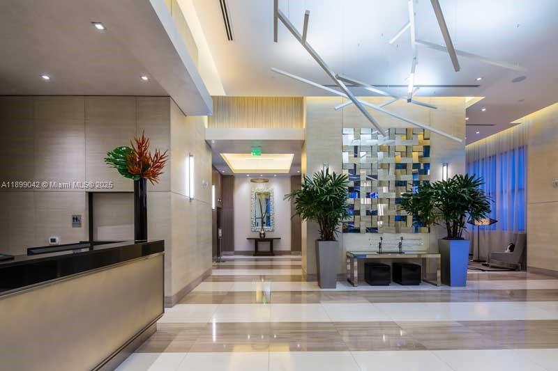 999 SW 1st Ave 2201, Miami, Flórida 33130, Estados Unidos