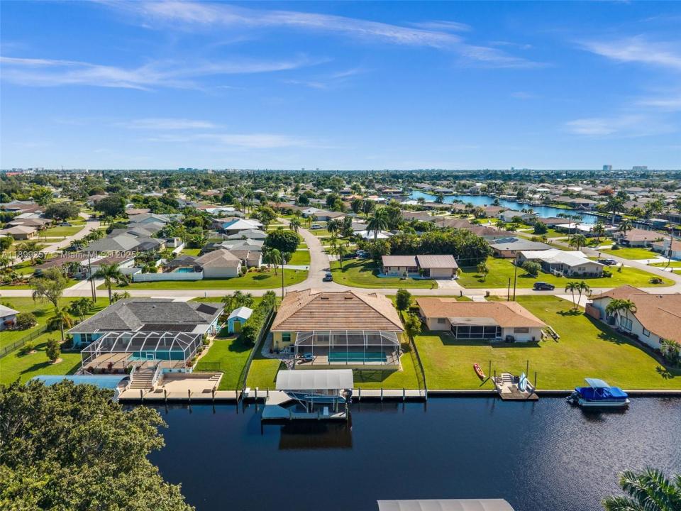 211 SE 37th Lane, Cape Coral, Floride 33904, États-Unis