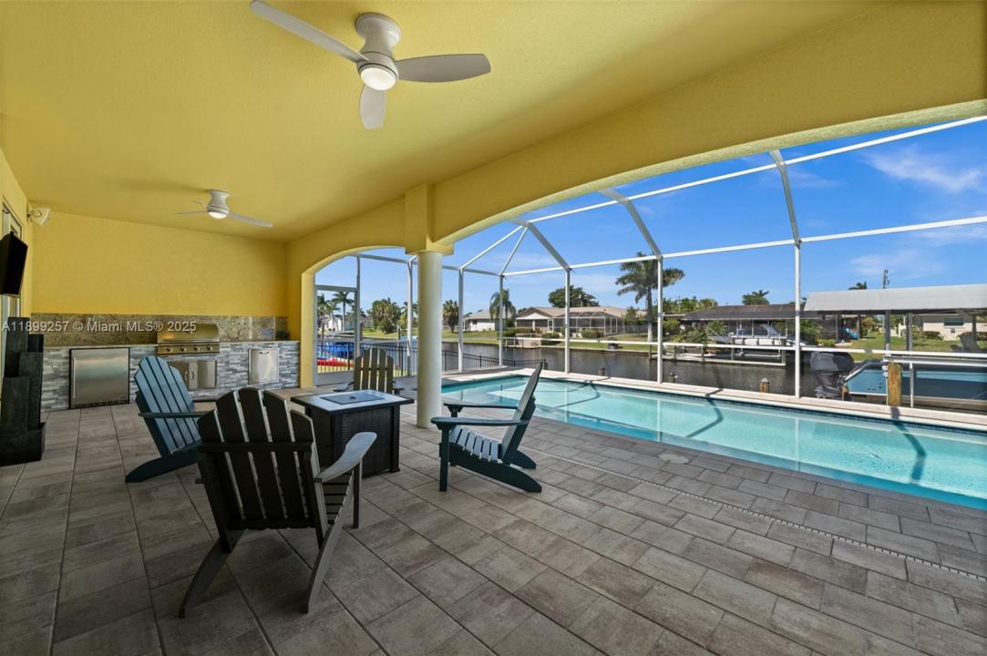 211 SE 37th Lane, Cape Coral, Floride 33904, États-Unis