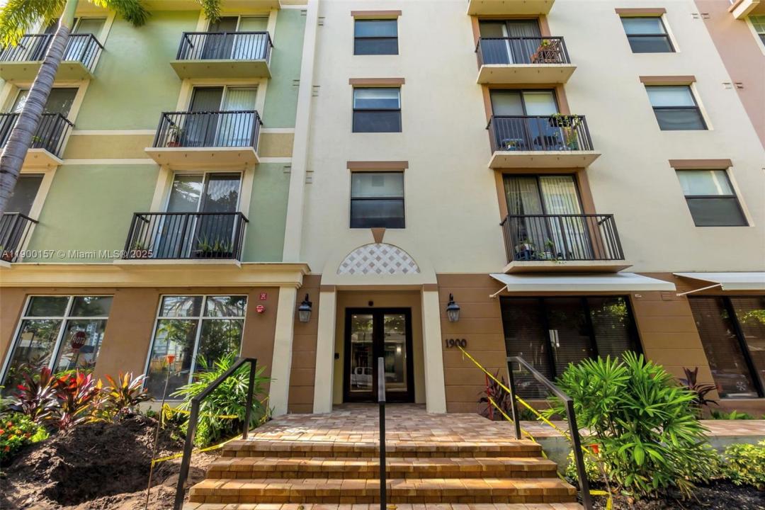 1900 Van Buren St 206B, Hollywood, Florida 33020, Estados Unidos