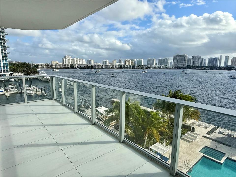 17111 Biscayne Blvd 409, North Miami Beach, Floride 33160, États-Unis