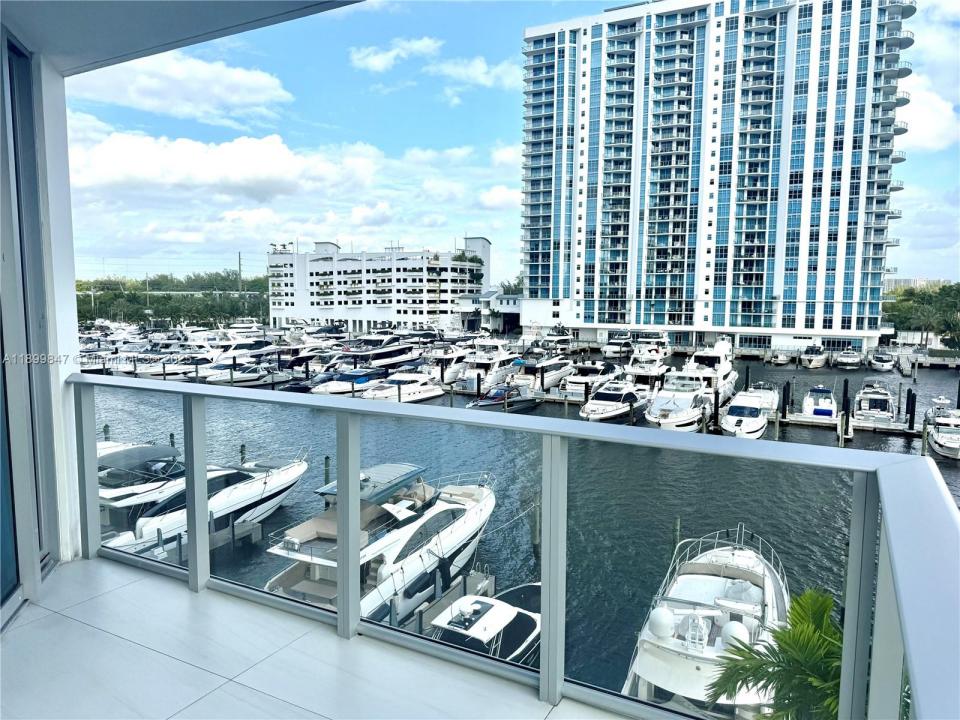 17111 Biscayne Blvd 409, North Miami Beach, Floride 33160, États-Unis