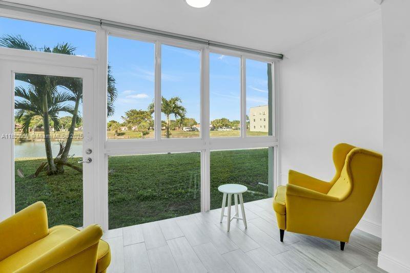 8300 Sunrise Lakes Blvd 102, Sunrise, Florida 33322, USA