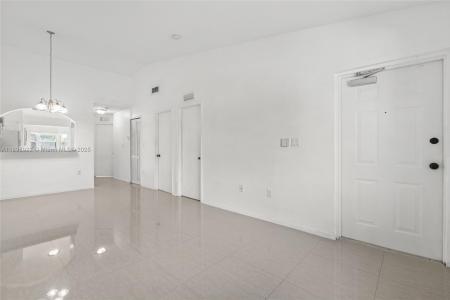 985 NE 34th Ave 202, Homestead, Florida 33033, USA
