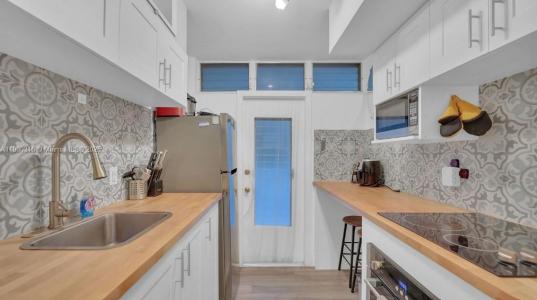 1400 Pennsylvania Ave 15, Miami Beach, Florida 33139, USA