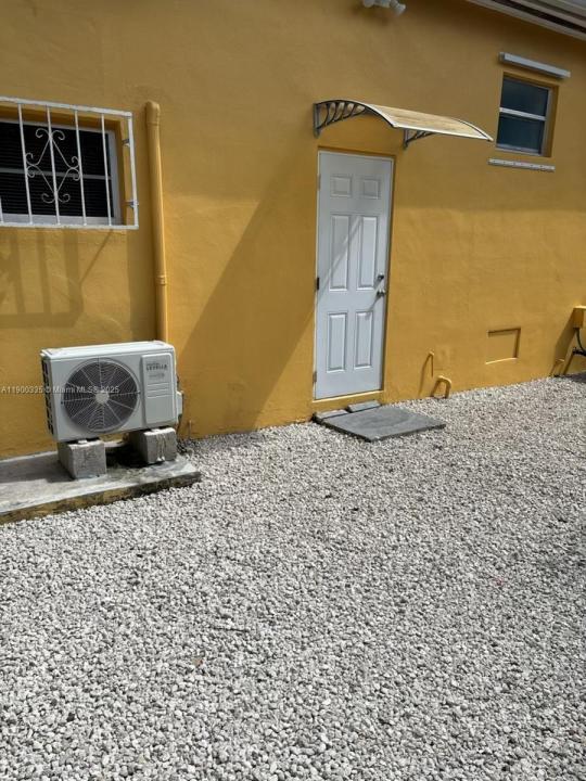 6102 SW 58th St B, South Miami, Floryda 33143, USA