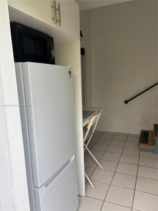 6102 SW 58th St B, South Miami, Floryda 33143, USA