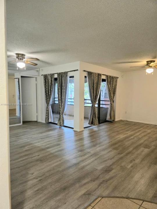 20075 NE 3rd Ct 4, Miami, Florida 33179, Amerika Birleşik Devletleri