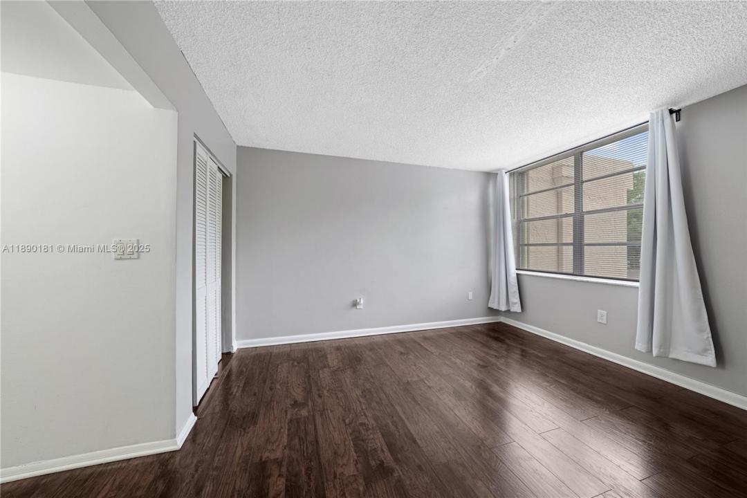 9491 Evergreen Pl 207, Davie, Florida 33324