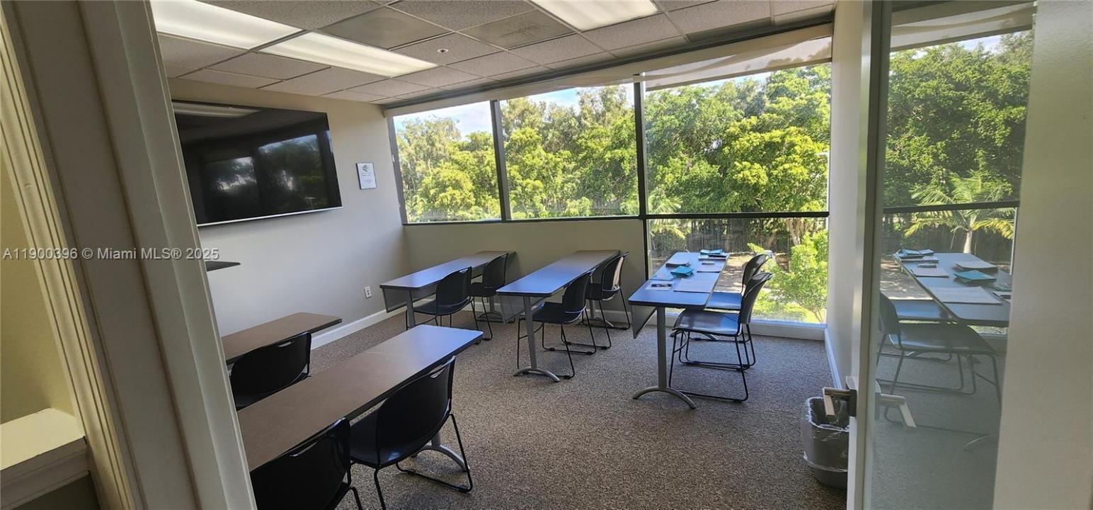 9050 Pines Blvd 386, Pembroke Pines, Флорида 33024, Соединенные Штаты
