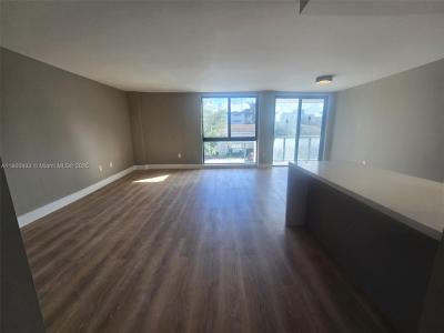 9800 W Bay Harbor Dr 305, Bay Harbor Islands, Florida 33154, USA