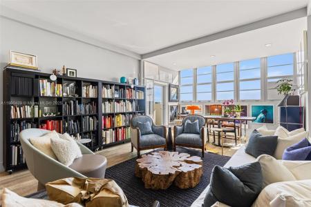 800 West Ave PH22, Miami Beach, Florida 33139, USA