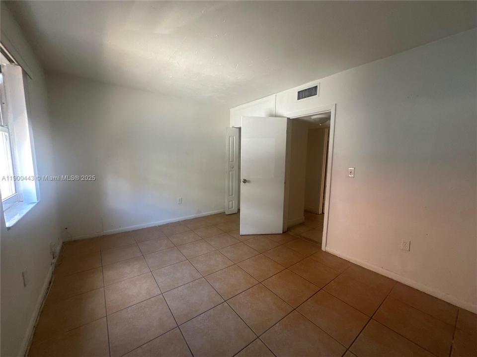 1851 NE 168th St A3, North Miami Beach, 플로리다 33162, 미국