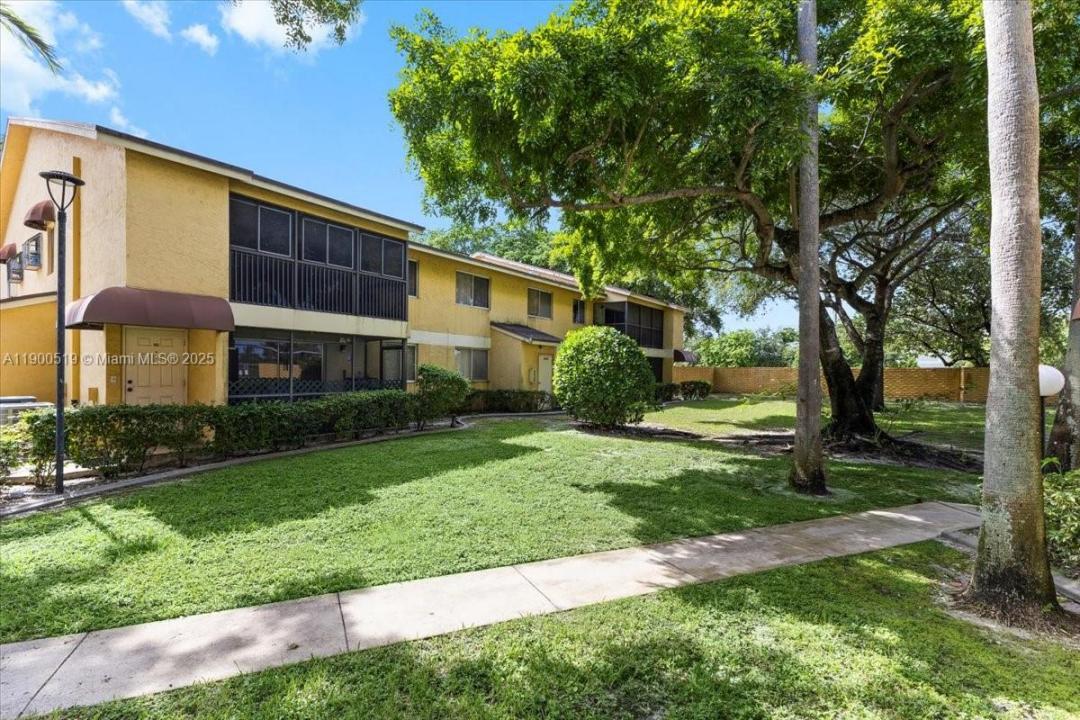3047 N Oakland Forest Dr 204, Oakland Park, Floride 33309, États-Unis