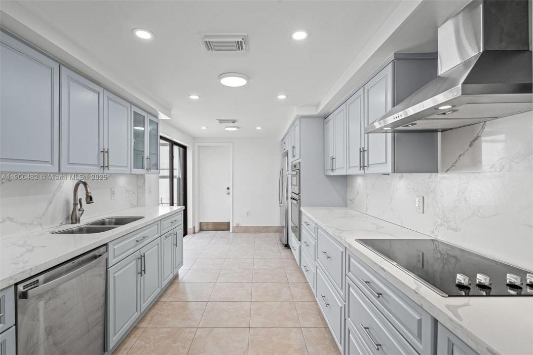 19435 E Lake Dr, Miami, Florida 33015, Estados Unidos