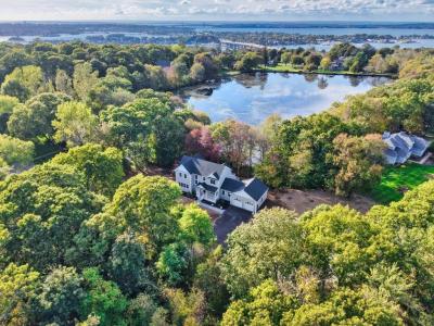 197 Church Pond Drive, Tiverton, Rhode Island 02878, USA