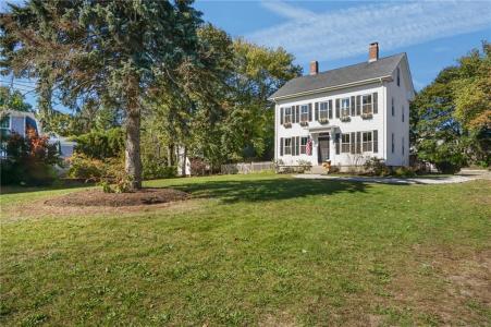 243 Maple Avenue 2, Barrington, RI 02806, USA