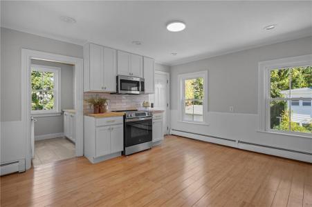 243 Maple Avenue 2, Barrington, Род Айленд 02806, Соединенные Штаты