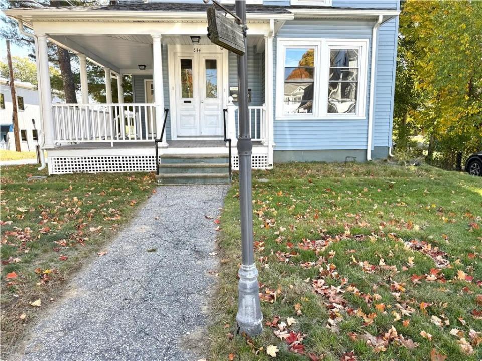 532 Blackstone Street 1, Woonsocket, רוד איילנד 02895, ארצות הברית של אמריקה