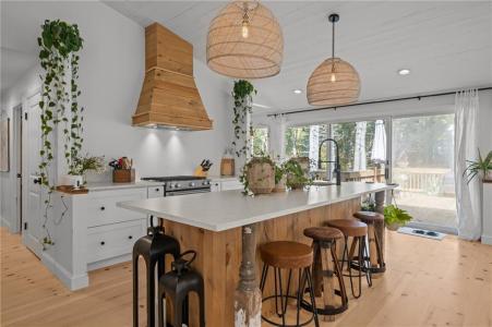 33 Slavin Path, Glocester, RI 02814, USA