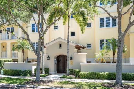 7 Royal Palm Pointe Ph-W, Vero Beach, Florida 32960