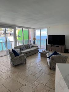 1800 S. Ocean Dr. 1210, Hallandale Beach, Florida 33009