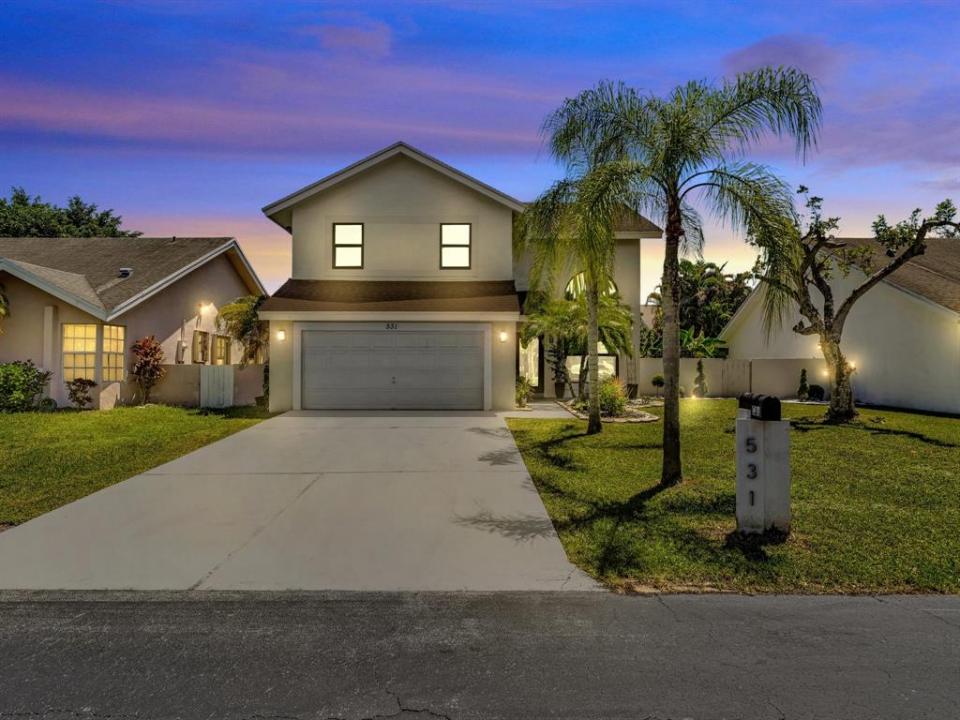 531 NW 207th Ave, Chapel Pointe, Pembroke Pines, Florida 33029