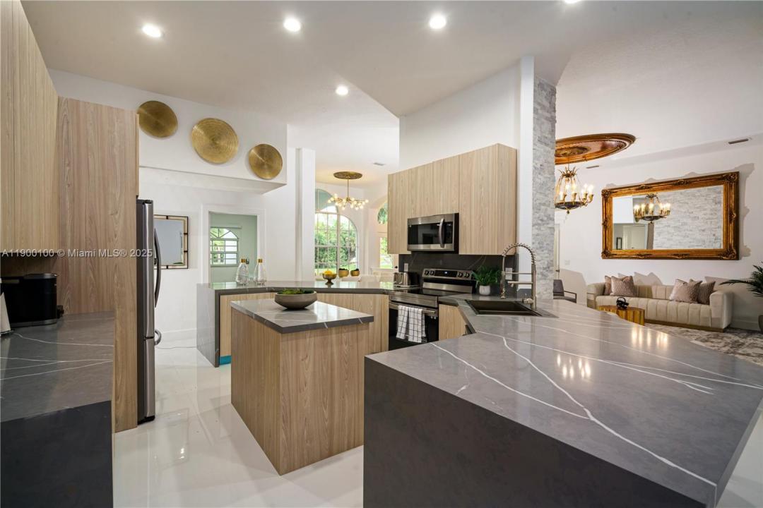 11066 N 46th Pl N, West Palm Beach, Florida 33411