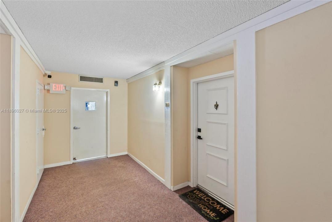 301 Racquet Club Rd 103, Weston, Flórida 33326, Estados Unidos