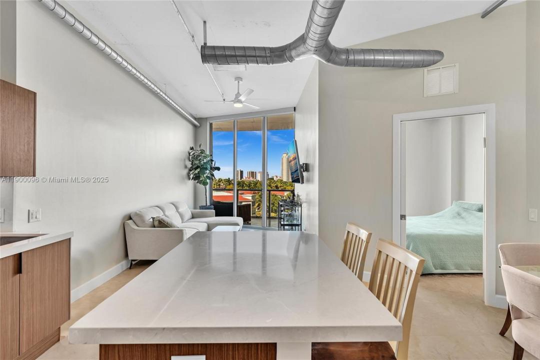 3029 NE 188th St 503, Aventura, Florida 33180, USA