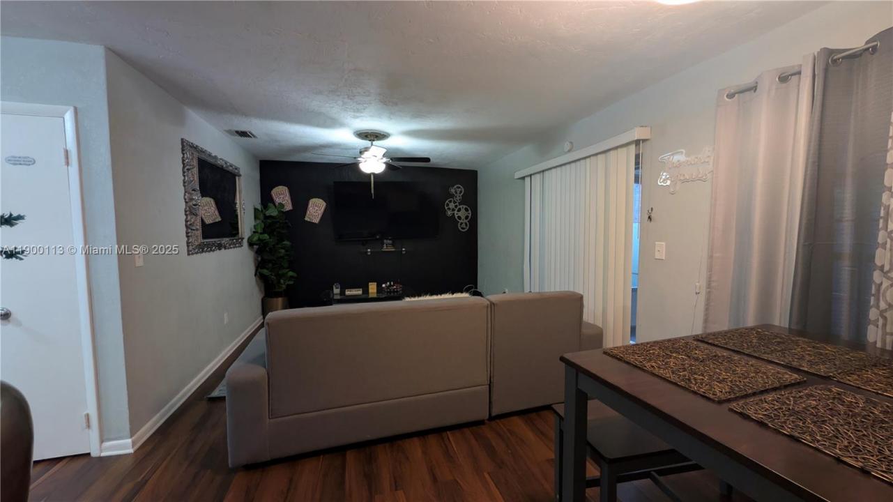 19374 NW 30th Ct, Miami Gardens, Floride 33056, États-Unis