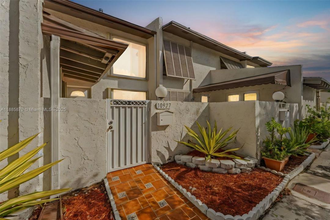 10927 SW 71st Ln, Miami, Флорида 33173, Соединенные Штаты