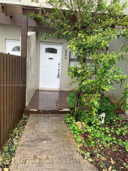 10010 NW 9th St Cir 103-6, Miami, フロリダ 33172, アメリカ合衆国