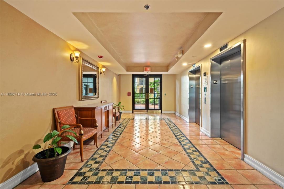 19555 E Country Club Dr 8308, Aventura, Floryda 33180, USA