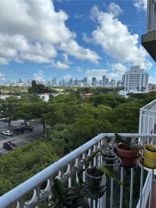 1650 Coral Way 808, Miami, Florida 33145, USA