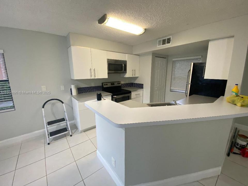 9999 Summerbreeze Dr 519, Sunrise, Florida 33322