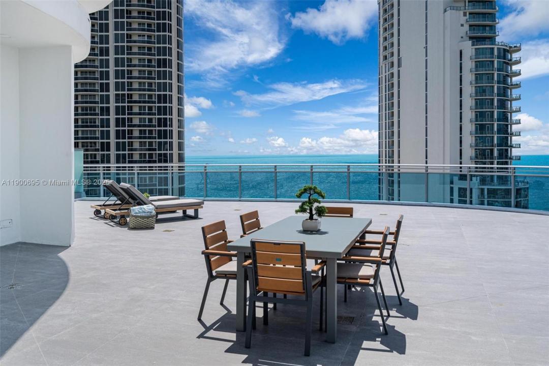17550 Collins Ave PH1, Sunny Isles Beach, Florida 33160, Estados Unidos