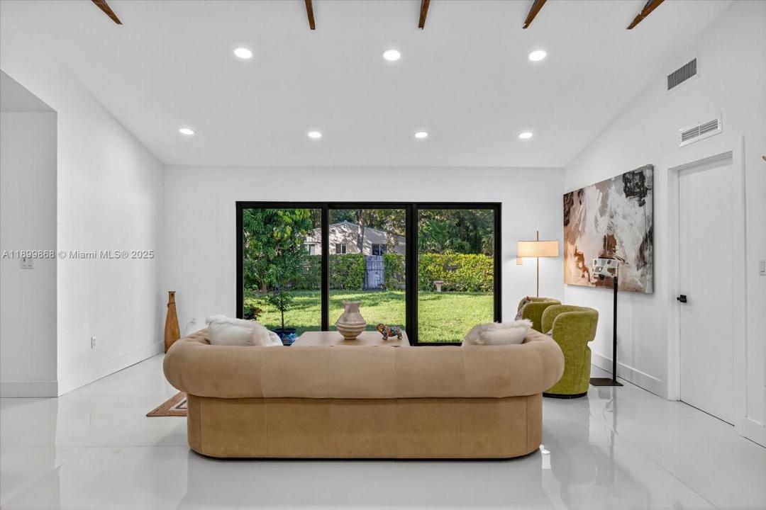 125 NE 107th St, Miami Shores, 佛罗里达州 33161, 美国